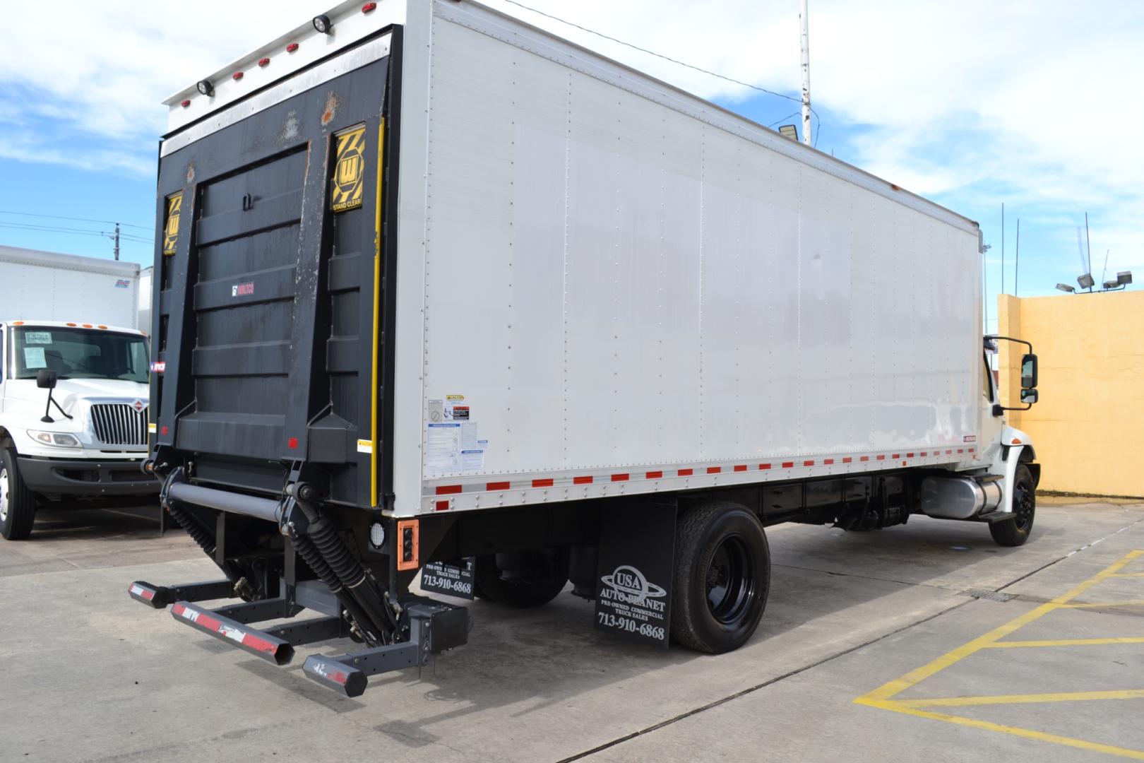 2020 WHITE /BLACK INTERNATIONAL MV 607 with an CUMMINS ISB 6.7L 240HP engine, ALLISON 2500RDS AUTOMATIC transmission, located at 9172 North Fwy, Houston, TX, 77037, (713) 910-6868, 29.887470, -95.411903 - Photo#4